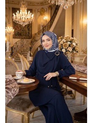 Hafsa Mina Yandan Tokalı Pantolonlu Ayrobin Takım Lacivert HM2901