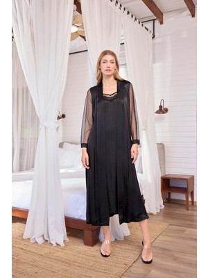 Pileli Store  Dantelli Tüllü ve Dekolteli Saten Sabahlık Takımı