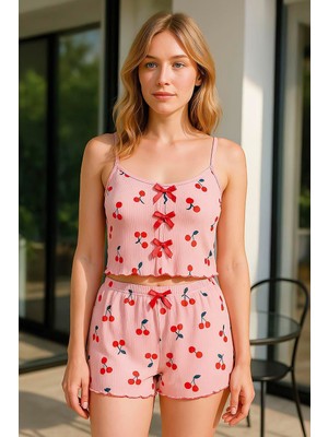 Pileli Store  Pembe Kiraz Desenli Kurdelalı Askılı Şortlu Pijama Takımı