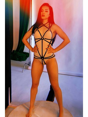 Pileli Store Ağ Kısmı Açık Fantezi Deri Harness - 258