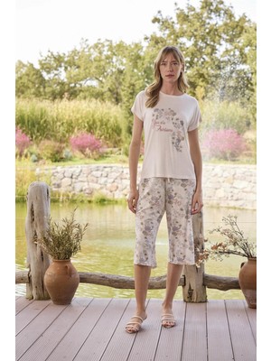 Çamaşır Kenti  Çiçek Desenli ve Baskılı "you Are Awesome" Kapri Takımı