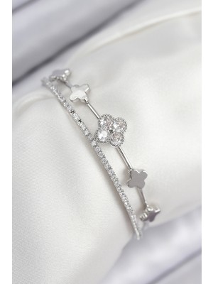 Azrlya Pirinç Zirkon Taşlı Yonca Model Gümüş Renk Kadın Bileklik - TJ-BB7886