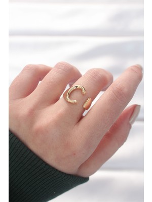 Azrlya C Harfli Altın Renk Ayarlanabilir Yüzük - TJ-BYK3150