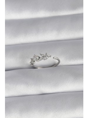 Azrlya Pirinç Gümüş Renk Zirkon Taşlı Çiçek Model Kadın Yüzük - TJ-BYK3014