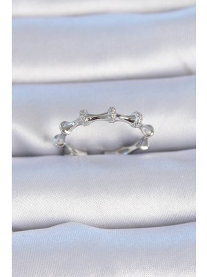 Azrlya Pirinç Gümüş Renk Zirkon Taşlı Kadın Yüzük - TJ-BYK3313