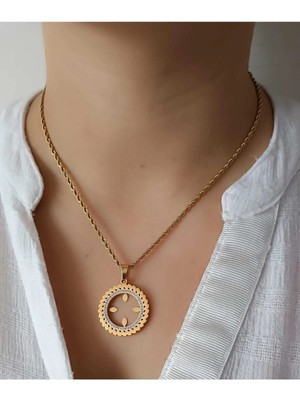 1. Sınıf Çelik Kararma Yapmaz Çeyrek Yuvalı Kolye – Parlak, Dayanıklı, Hediyelik