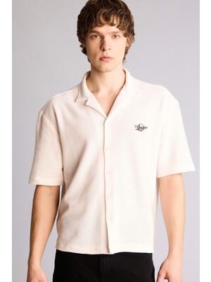 DeFacto Boxy Fit Apaş Yaka Penye Kısa Kollu Gömlek G4139AX26SM