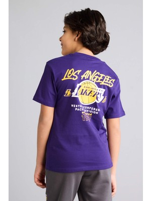 DeFacto NBA Los Angeles Lakers New Regular Fit Bisiklet Yaka Kısa Kollu Tişört Erkek Çocuk G7613A826SM