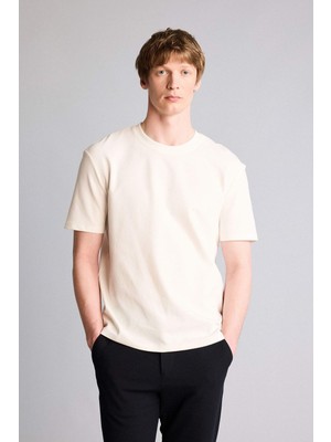 DeFacto Pamuklu Regular Fit Bisiklet Yaka Twill Kısa Kollu Tişört D7912AX26SP