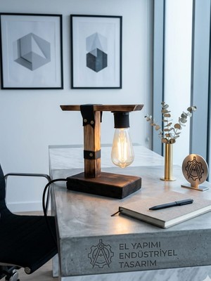Yediotuz Digital Pazarlama Urban Loft - Siyah Hakiki Deri Detaylı Yakılmış Ahşap Masa Lambası (Ampul Dahil)