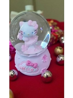 Famemus Accessory Famemus Hello Kitty Işıklı ve Müzikli Kar Küresi Orta Boy 15 cm Pembe Renkli Dekoratif Tasarım