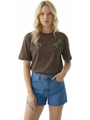 Cemo Kadın Taş Işlemeli Leopar Detaylı Kahverengi Tişört