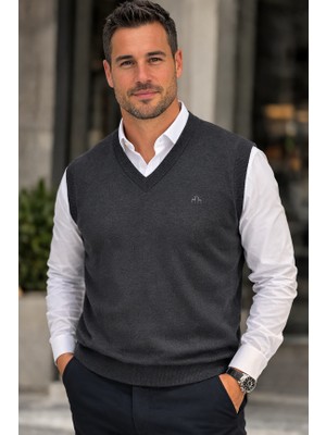 Karaca V Yaka %50 Yün %50 Akrilik Erkek Düz Renk Triko Süveter