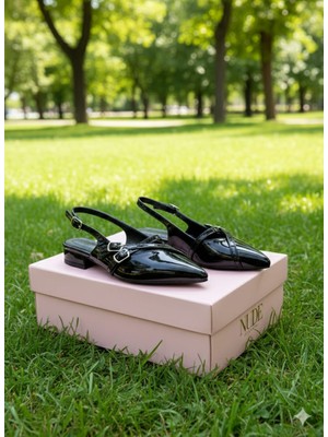 Nude Çift Bantlı Toka Detaylı Sıyah Rugan Kadın Topuklu Ayakkabı