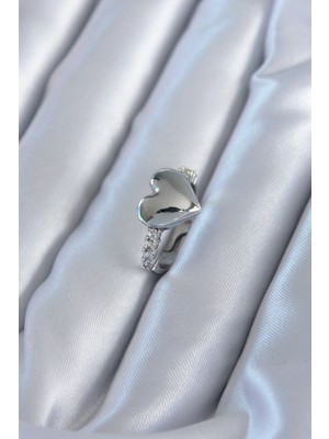 Gümüş Renk Pirinç Zirkon Taşlı Kalp Model Kadın Yüzük Midastech