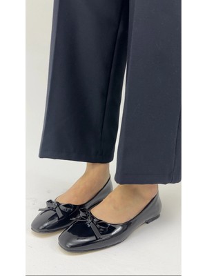 Akça Shoes Fiyonklu Rugan Babet