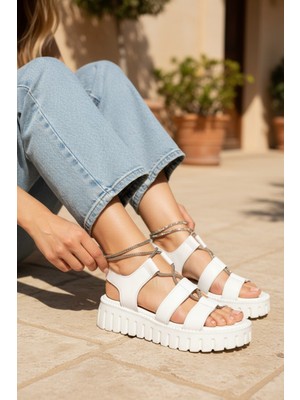 Enoch Kadın Işıltılı Zincir Detaylı Çoklu Bantlı Kalın Taban Sandalet