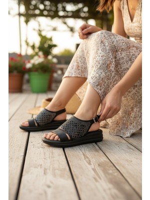 Enoch Kadın Mikro Taş Işlemeli Konforlu Anatomik Tabanlı Sandalet