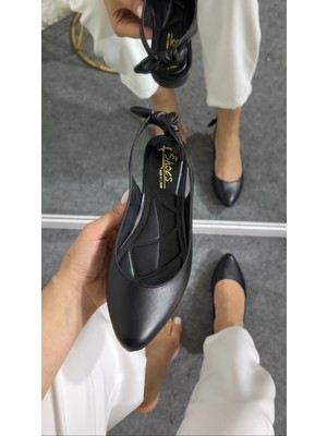 Akça Shoes Siyah Fiyonklu Babet Sandalet