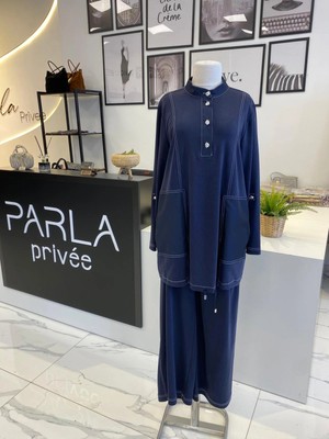 Nurcan Çetin Çizgi Detaylı Takım