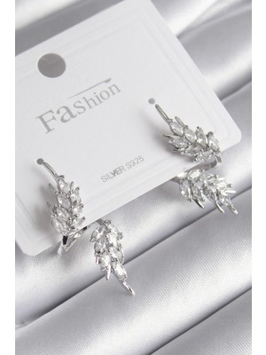 Bazarhane Pirinç Gümüş Renk Zirkon Taşlı Yaprak Model Kadın Küpe