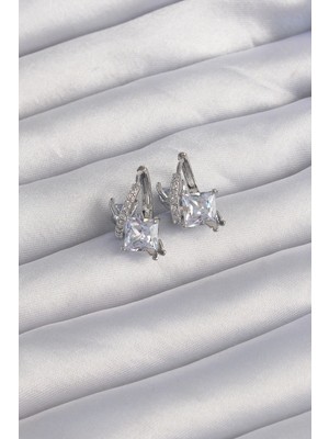 Bazarhane Pirinç Gümüş Renk Iri Zirkon Taşlı Kıvrımlı Minimal Kelebekli Halka Küpe