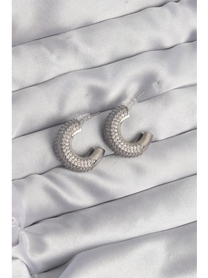 Bazarhane Pirinç Gümüş Renk Zirkon Taşlı Yarım Halka Küpe