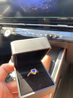 Mavi Kalpli Ciddi Ilişki Yüzüğü Işıklı Kutuda