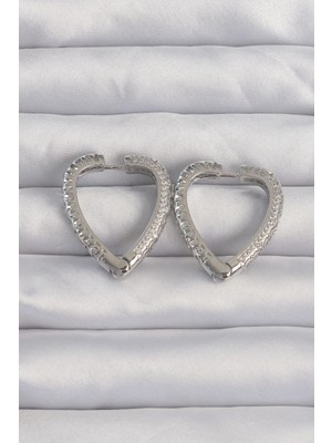 Bazarhane Pirinç Gümüş Renk Zirkon Taşlı Motifli Kalp Küpe