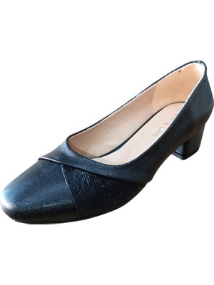 White Line 9925 Kadın Kalın Kısa Topuklu Kapalı Şık Ayakkabı Siyah