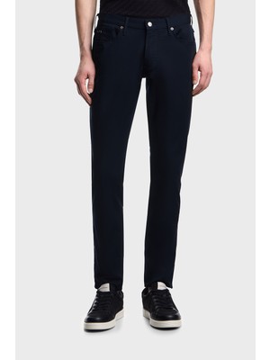 Emporio Armani Pamuklu Slim Fit Düşük Bel Jeans Erkek Kot Pantolon EM000121 AF22611 UB118