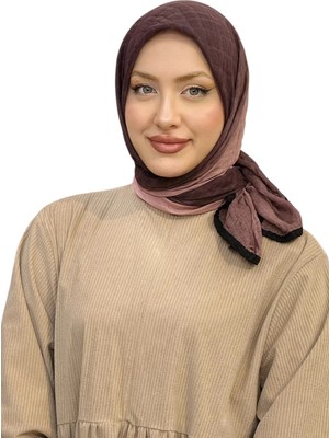 Levamor Müslin Degrade Geçişli Biye Detaylı Kaymaz Dokulu Kare Eşarp Pudra