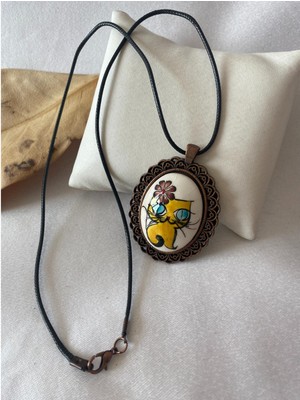 Hediyem Evime Kedili Çiçekli Çini Kolye Siyah Deri Ipli