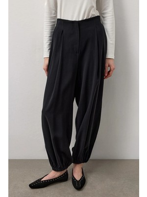 Molene Siyah Pensli Paçası Lastikli Jogger Pantolon