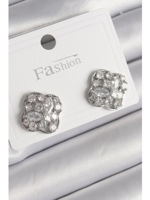 Bazarhane Pirinç Gümüş Renk Zirkon Taşlı Yonca Model Kadın Küpe