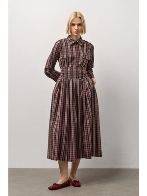 Molene Bordo Kapak Cepli Geniş Kuşak Detaylı Ekose Elbise