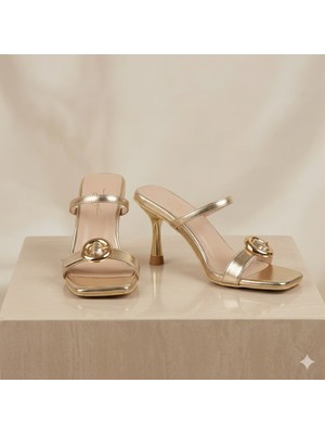 Kindep Dogi Düğme Detaylı Topuklu Kadın Terlik Altın