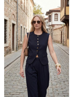 Lela Ön Yırtmaç Detaylı Fitted Fit Bisiklet Yaka Düğmeli Yelek Bayan Yelek 6521194