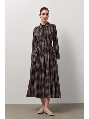 Molene Kahverengi Kapak Cepli Geniş Kuşak Detaylı Ekose Elbise