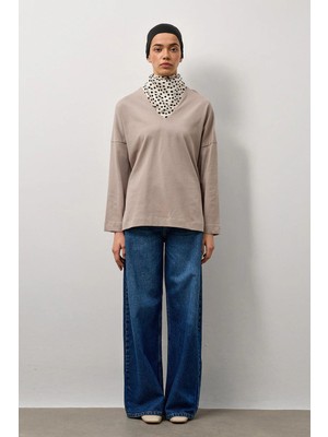 Molene Bej V Yaka Uzun Kollu Basic T-Shirt