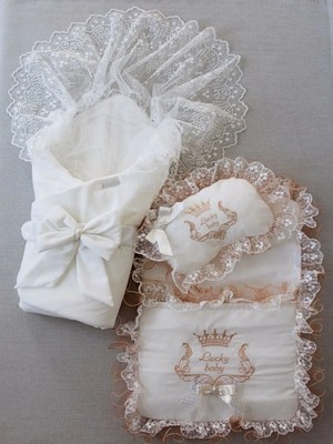 DMR Elegance Yenidoğan Nil Taç Nakışlı Kundaklı Trilüks 3lü Alt Açma Seti Bej