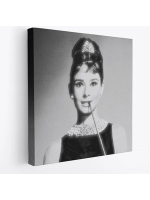 Beta Moda Hub Audrey Hepburn'ün Siyah Bayaz Kanvas Tablosu-