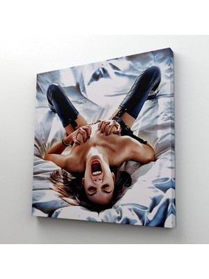 Beta Moda Hub Çığlık Atan Çıplak Güzel Kadın Kanvas Tablo-