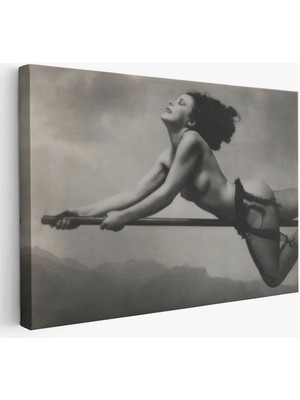 Beta Moda Hub Süpürgeye Binen Çıplak Cadı Tablo, Cadılar Bayramı Gotik Tablo, William Mortensen-