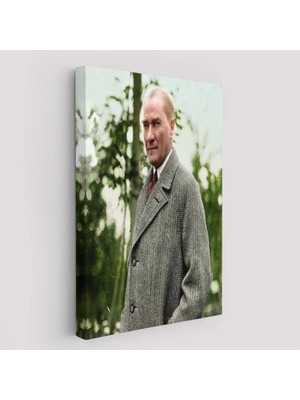 Beta Moda Hub Mustafa Kemal Atatürk Paltolu Fotoğrafı Duvar Tablosu-