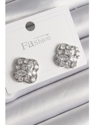 AyrStore Buğz Pirinç Gümüş Renk Zirkon Taşlı Yonca Model Kadın Küpe