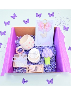 Nunu Event 🦋 Pembe & Lila Konsept Hediye Kutusu – Kalpli Kupa & Kelebek Detaylı Özel Tasarım Set 💜