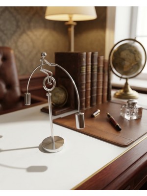 Meya Design Newton Denge Adam Dekoratif Masaüstü Obje ALK2522