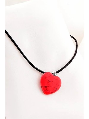 Euromoda Doğal Taşlı Kırmızı Kalp Tasarımlı Deri Ipli Unisex Kolye