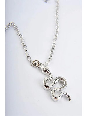 Euromoda Kıvrımlı Yılan Tasarımlı Gümüş Kaplamalı Zincirli Kolye
